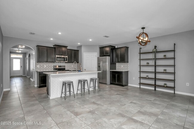 Building Photo - 975 Newton Cir