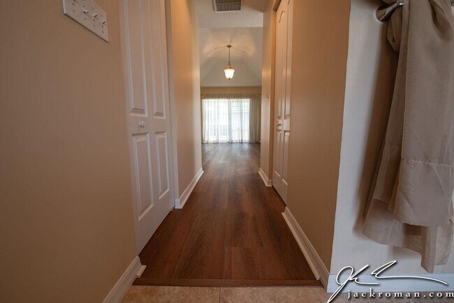 Building Photo - 900 Windward Way