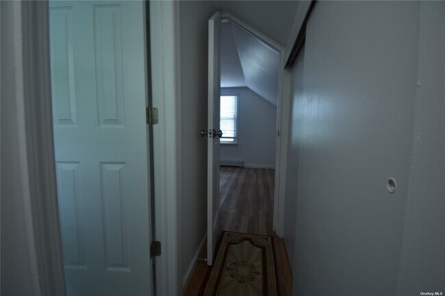 Building Photo - 248 Oak St