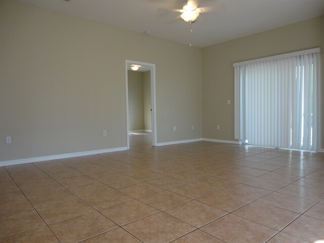 Building Photo - 25702 Aldus Dr