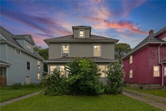 Building Photo - 98 Ackerman St