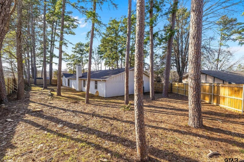 Building Photo - 2513 Memory Ln