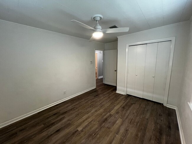 Building Photo - 2 Bedroom, 1 bathroom, Brick home , Stainless appliances, with Large Yard and Covered Parking.