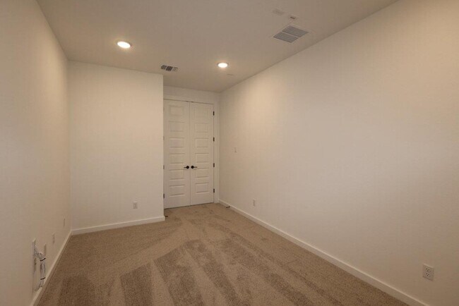 Building Photo - 2728 Cressman Cv