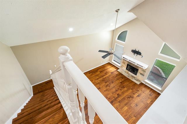 Building Photo - 2221 Meadowstone Dr
