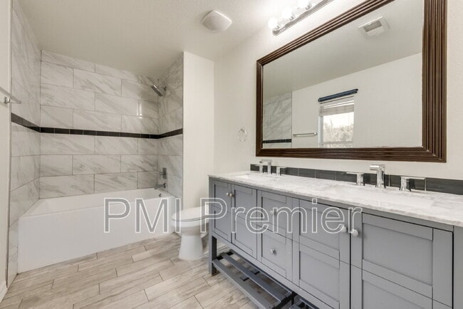 Building Photo - 1161 Condor Dr