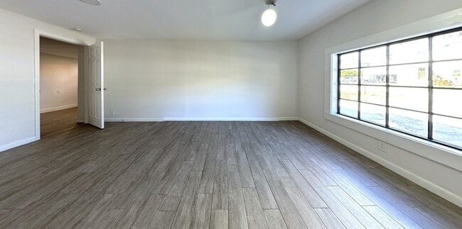 Building Photo - 2928 W Elrod Ave