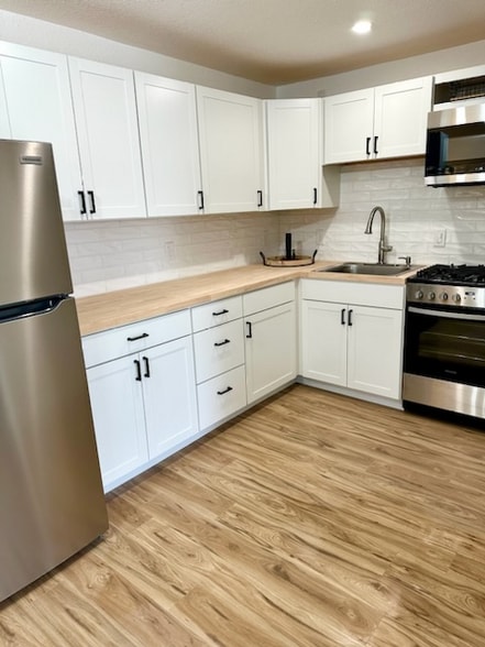 Building Photo - 1317 E 8th St