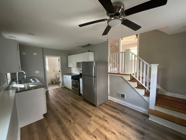 Building Photo - Charming 3-Bedroom Home in Whitefish Bay -...