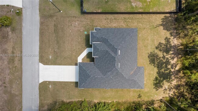 Building Photo - 872 Spaulding St E