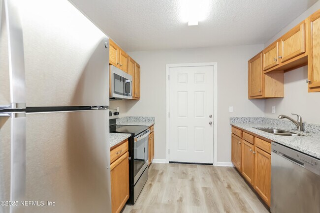 Building Photo - 3750 Warwick St