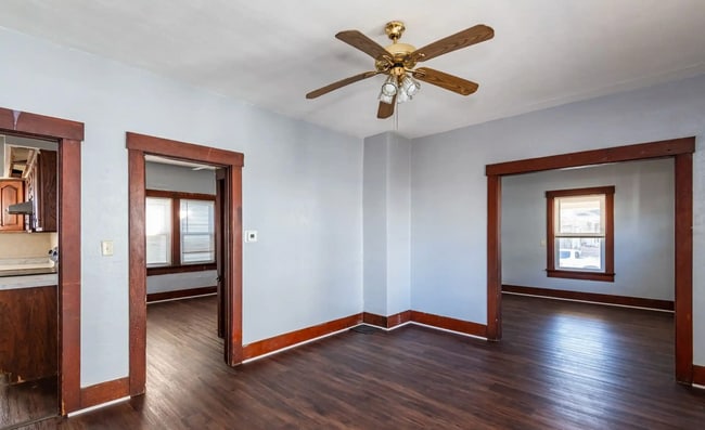 Building Photo - 44 S Harbine Ave