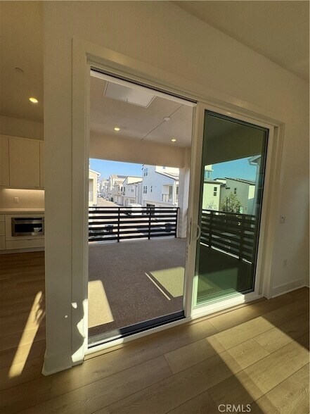 Building Photo - 436 Loon