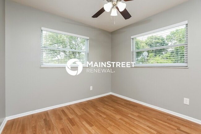 Building Photo - 3 Bedroom Pet-Friendly Home in ORLANDO, FL with Main Street Renewal