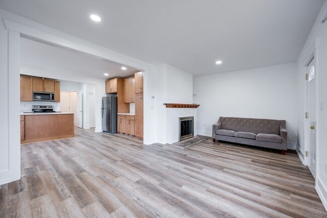 Building Photo - JUST LISTED! The Perfect Place for Students to Call Home