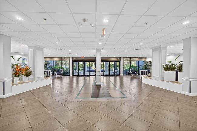 Building Photo - 1300 Jimmy Buffett Mem Hwy