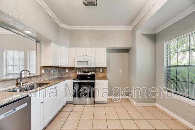 Building Photo - 4404 Junction Dr