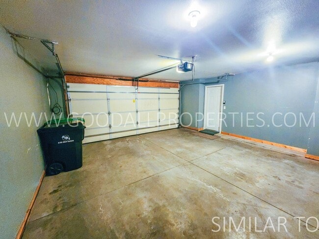 Building Photo - 2-Bedroom, 2-Bath Townhome in Ankeny with Attached 2-Car Garage