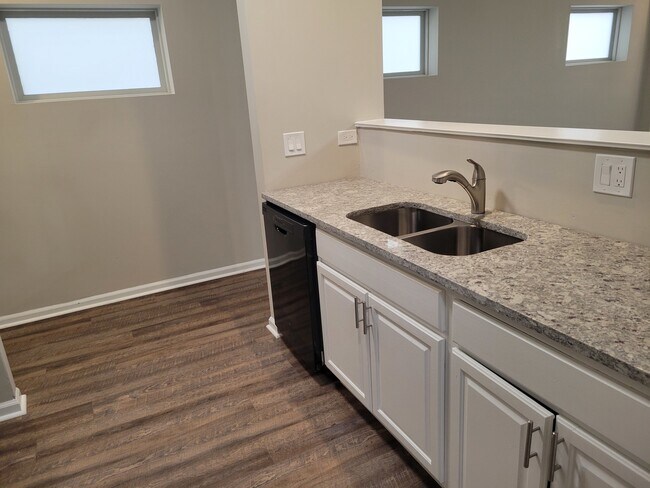 Building Photo - 817 S Kedzie Ave