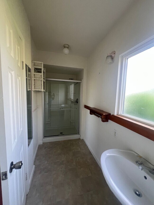 Building Photo - Charming 3-Bedroom, 2-Bath Tri-Level Home with Unfinished Basement