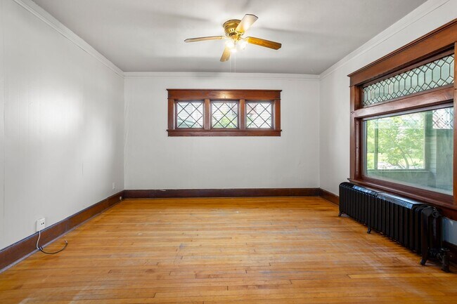 Building Photo - 123 N Maple Ave