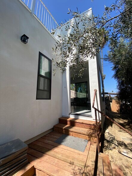 Bright and private. The house sits in the backyard of a 1920's Spanish style duplex. - 4435 Radium Dr