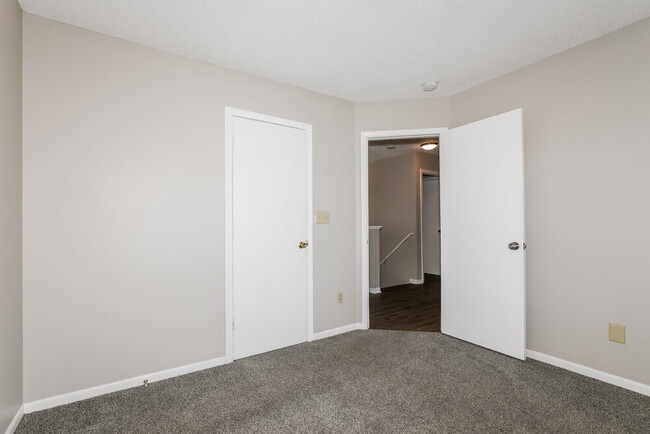 Building Photo - 7115 Sun Ct