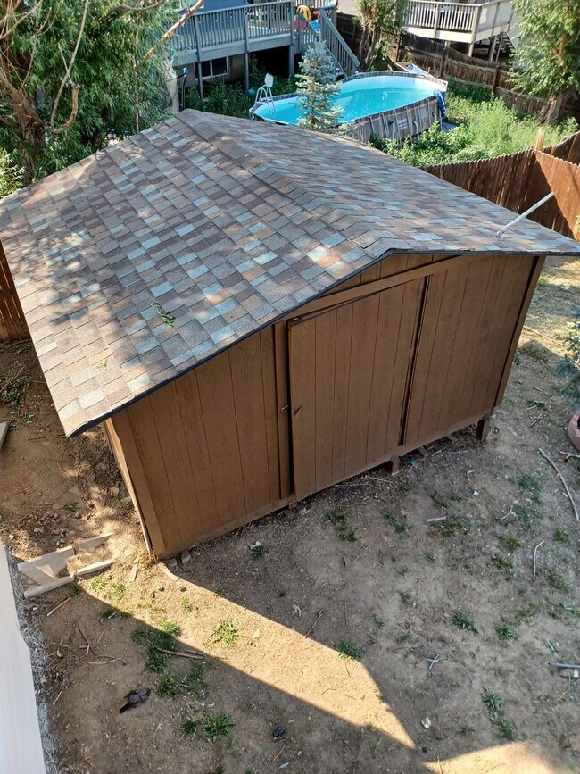 Building Photo - 8179 Meadowcrest Dr