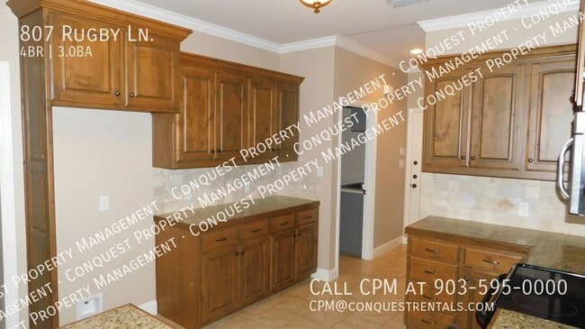 Building Photo - 807 Rugby Ln