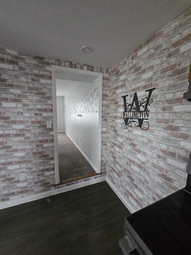 Building Photo - 219 N Lawrence St