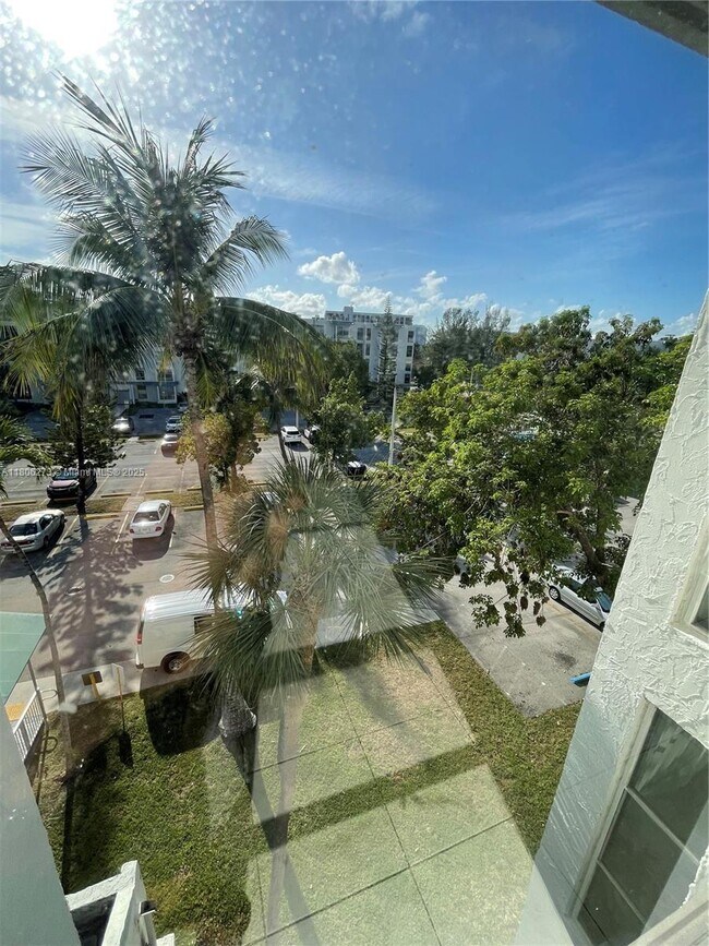 Building Photo - 17560 Atlantic Blvd