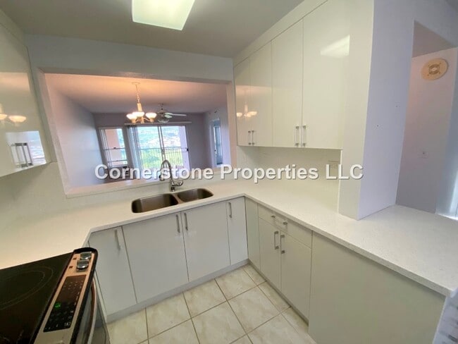 Building Photo - 3054 Ala Poha Pl