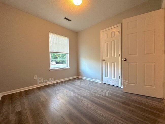 Building Photo - 3521 Atlas Dr