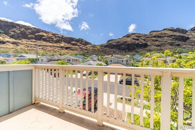 Building Photo - LARGE and SPACIOUS 3bd/3ba/2pkg (SEA COUNTRY) $3900