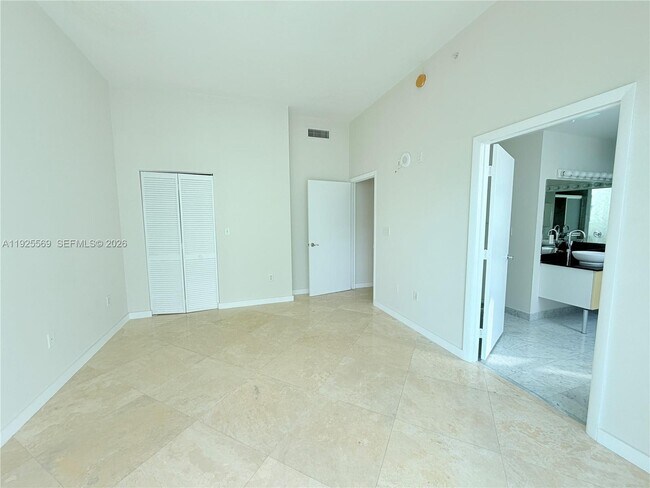 Building Photo - 31 SE 5th St