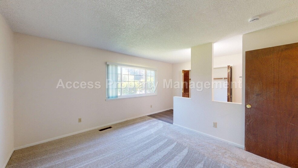 Building Photo - 1441 Montclair Dr