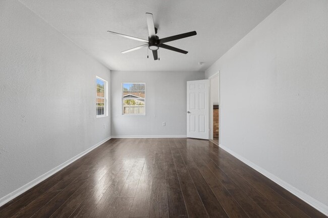 Building Photo - 9455 Greens Point