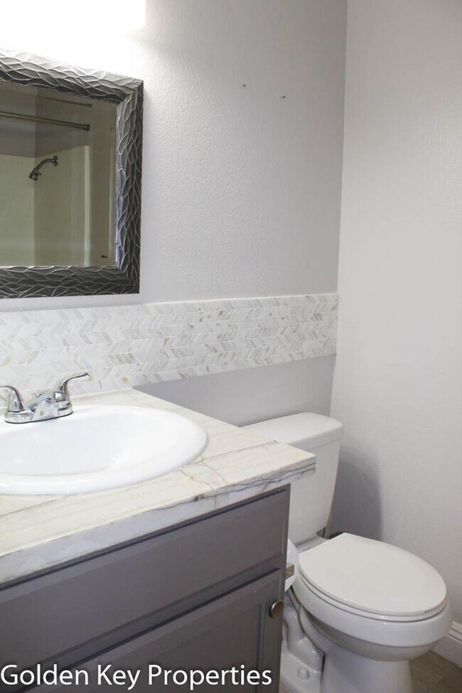 Building Photo - Beautiful upgraded 2BR condo in the Quail ...