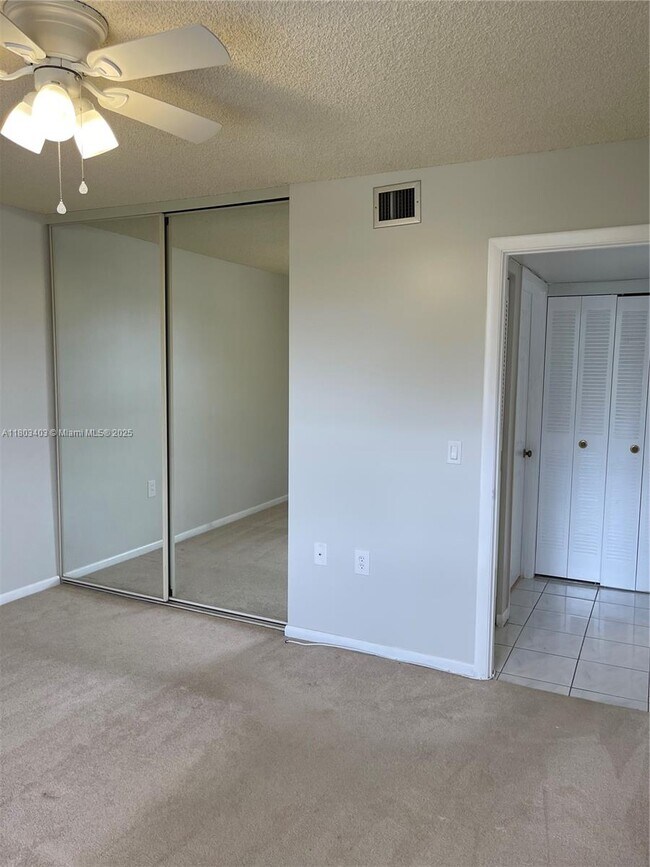Building Photo - 1721 Whitehall Dr