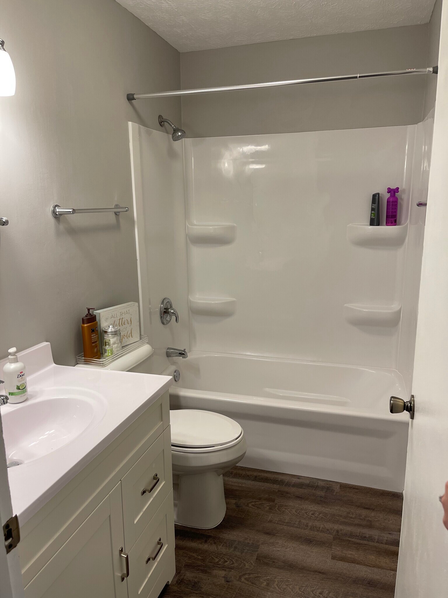 2nd Full Bathroom - 2904 Asbury Ct