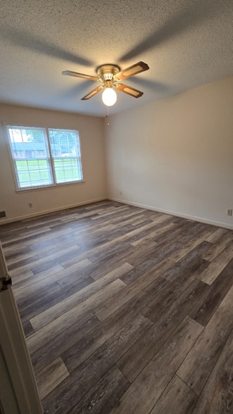 Building Photo - 105 Colebrook Ct