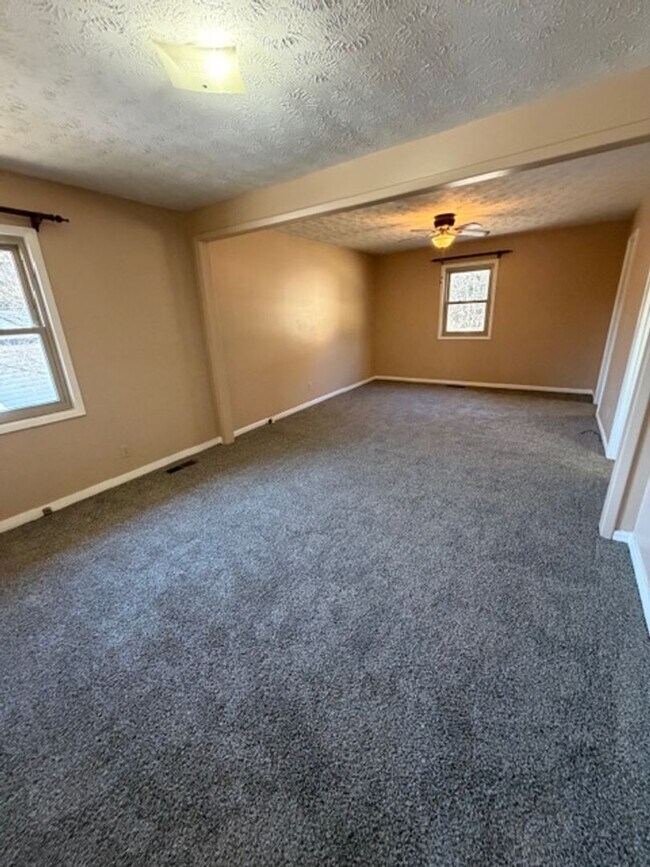 Building Photo - Charming 3 Bed, 2 Bath Warner Robins Home!