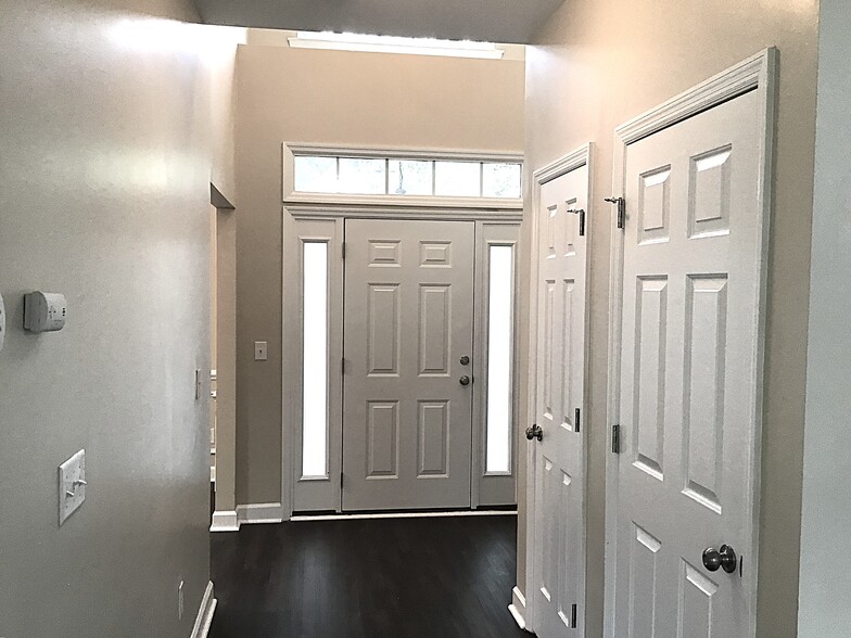 Building Photo - 202 Curico Ln