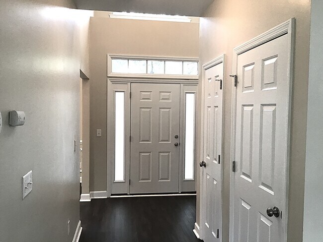 Building Photo - 202 Curico Ln