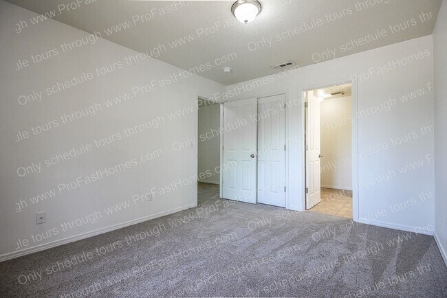 Building Photo - 218 NW Connell Ave