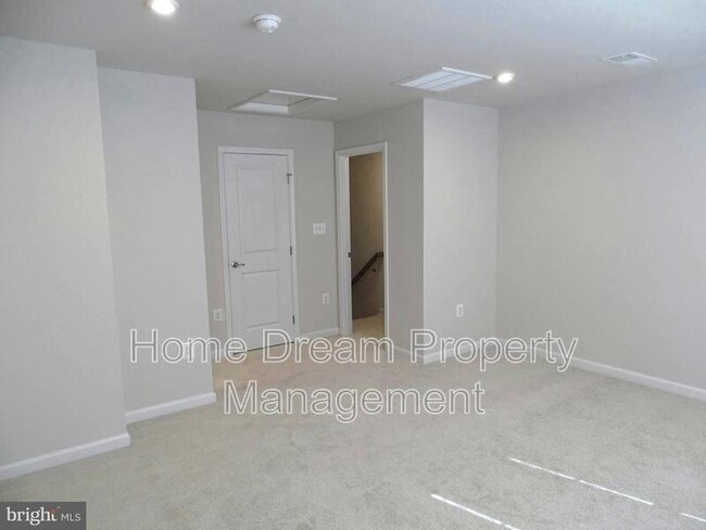 Building Photo - 1024 Trestle Dr