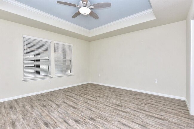 Building Photo - 220 Comal Ln