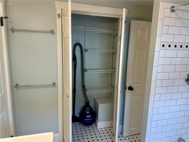 Building Photo - 54 Planet Ave