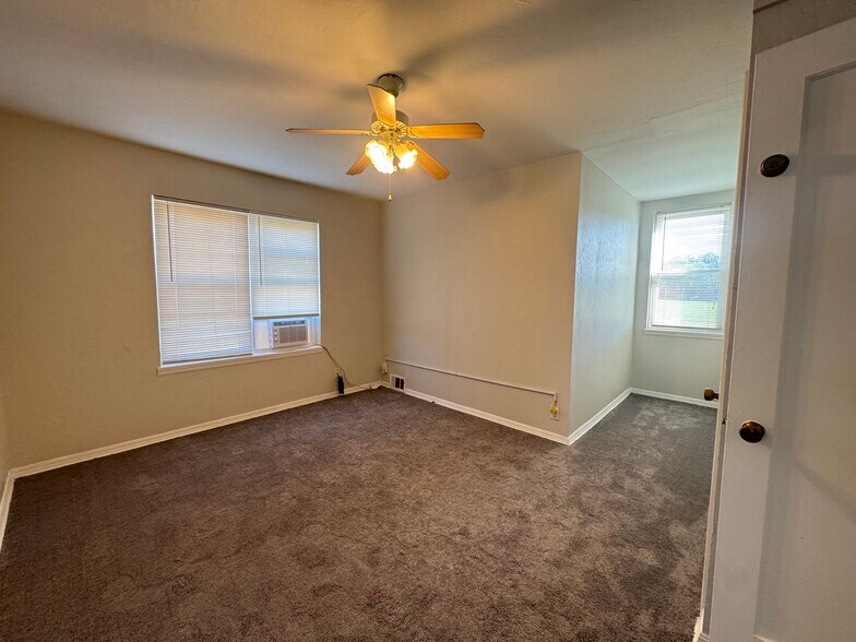 Building Photo - 6007 NW 32nd St