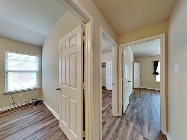 Building Photo - 1329 Villa Paloma Blvd